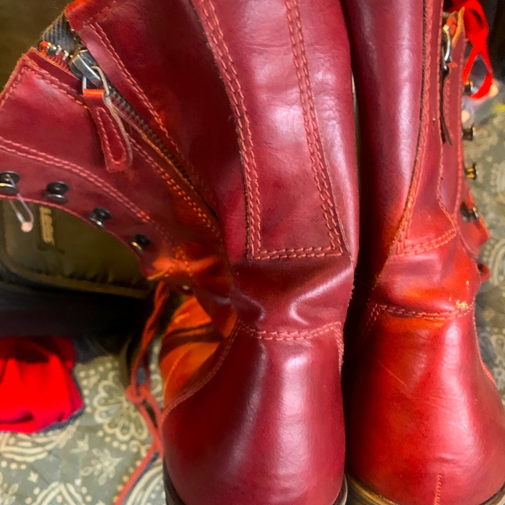 Ladies boots